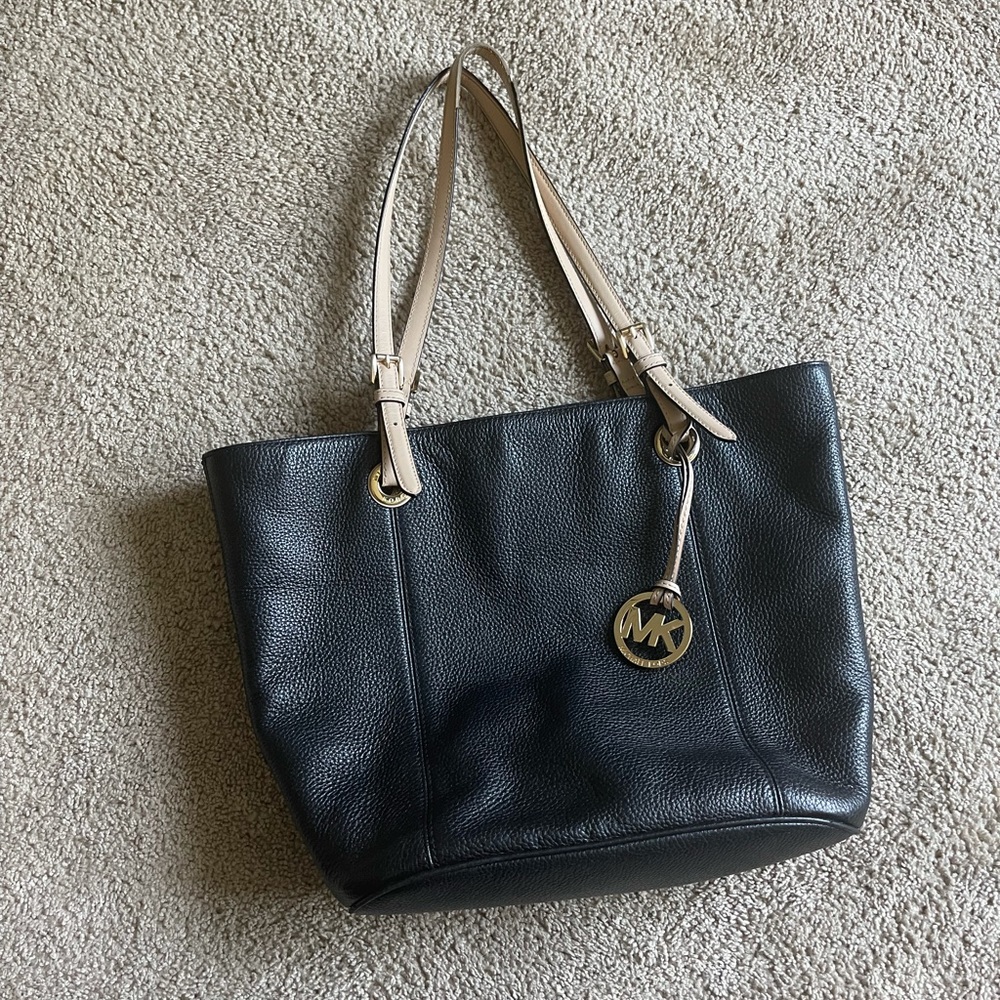 Black Michael Kors tote